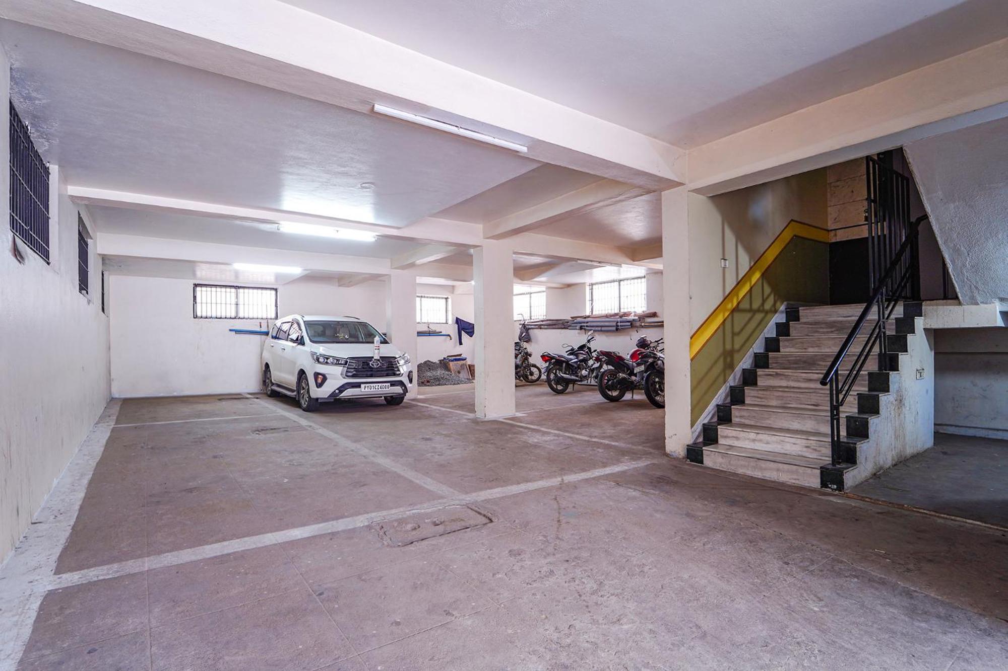 Fabhotel Ess Paradise - Nr Bus Stand Coimbatore Bagian luar foto