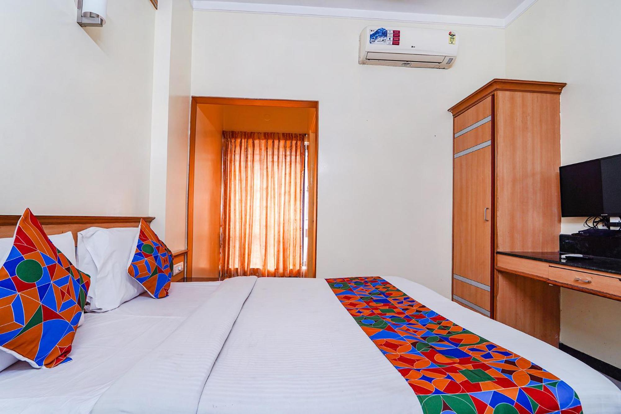 Fabhotel Ess Paradise - Nr Bus Stand Coimbatore Bagian luar foto